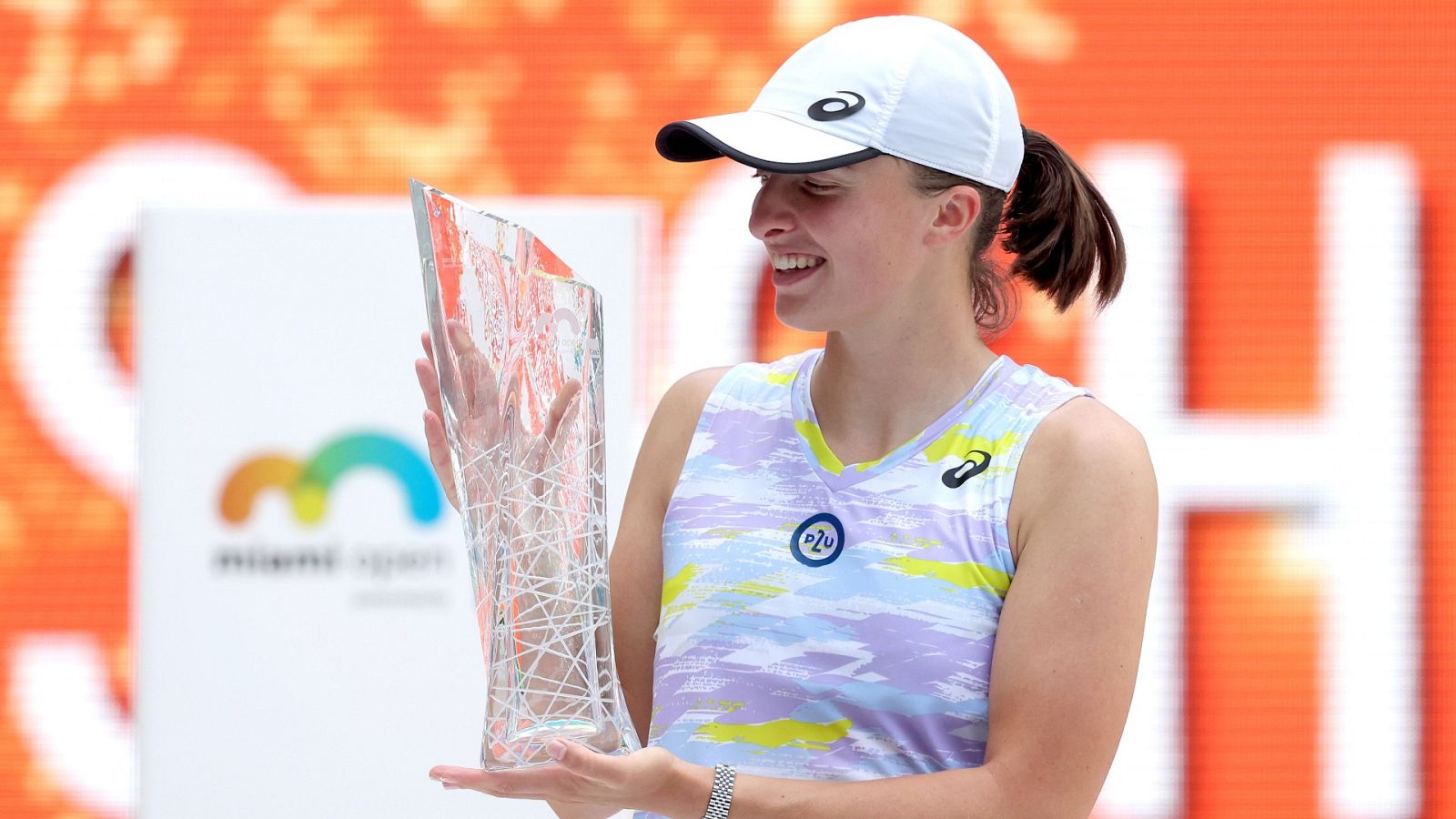 Swiatek arrolla a Osaka y gana el Abierto de Miami | Ver