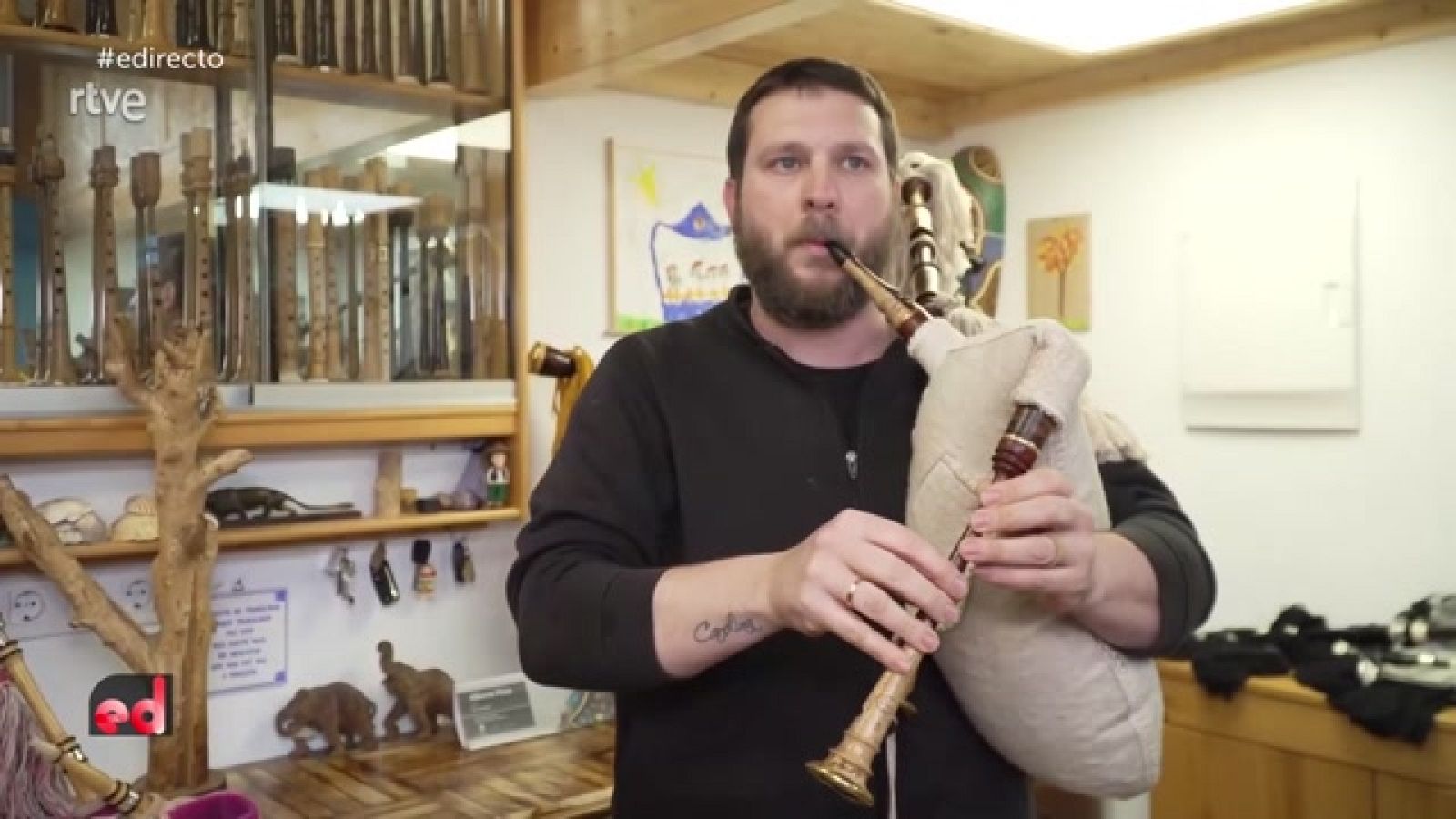 España Directo - Luthier de gaitas tradicionales