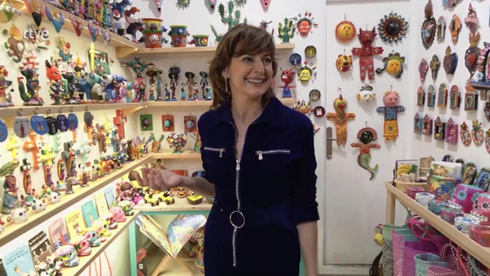 Aquí la Tierra - Cuca Escribano y su Barrio de las Letras