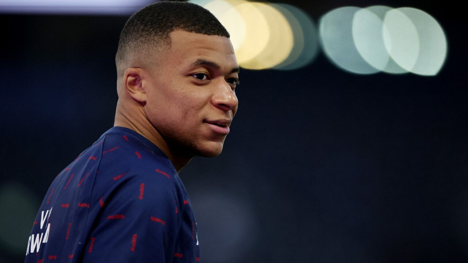 Mbappé vuelve a sembar dudas sobre su futuro | Ver