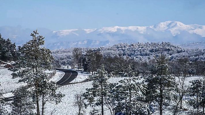 El tiempo - Precipitaciones localmente fuertes en el Estrecho y Melilla, y de madrugada en Canarias. Nevadas significativas en el sureste peninsular
