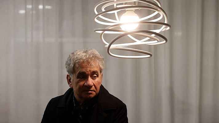 Telediario 2 - Bernardo Atxaga publica nuevos relatos en el libro 'Desde el otro lado'