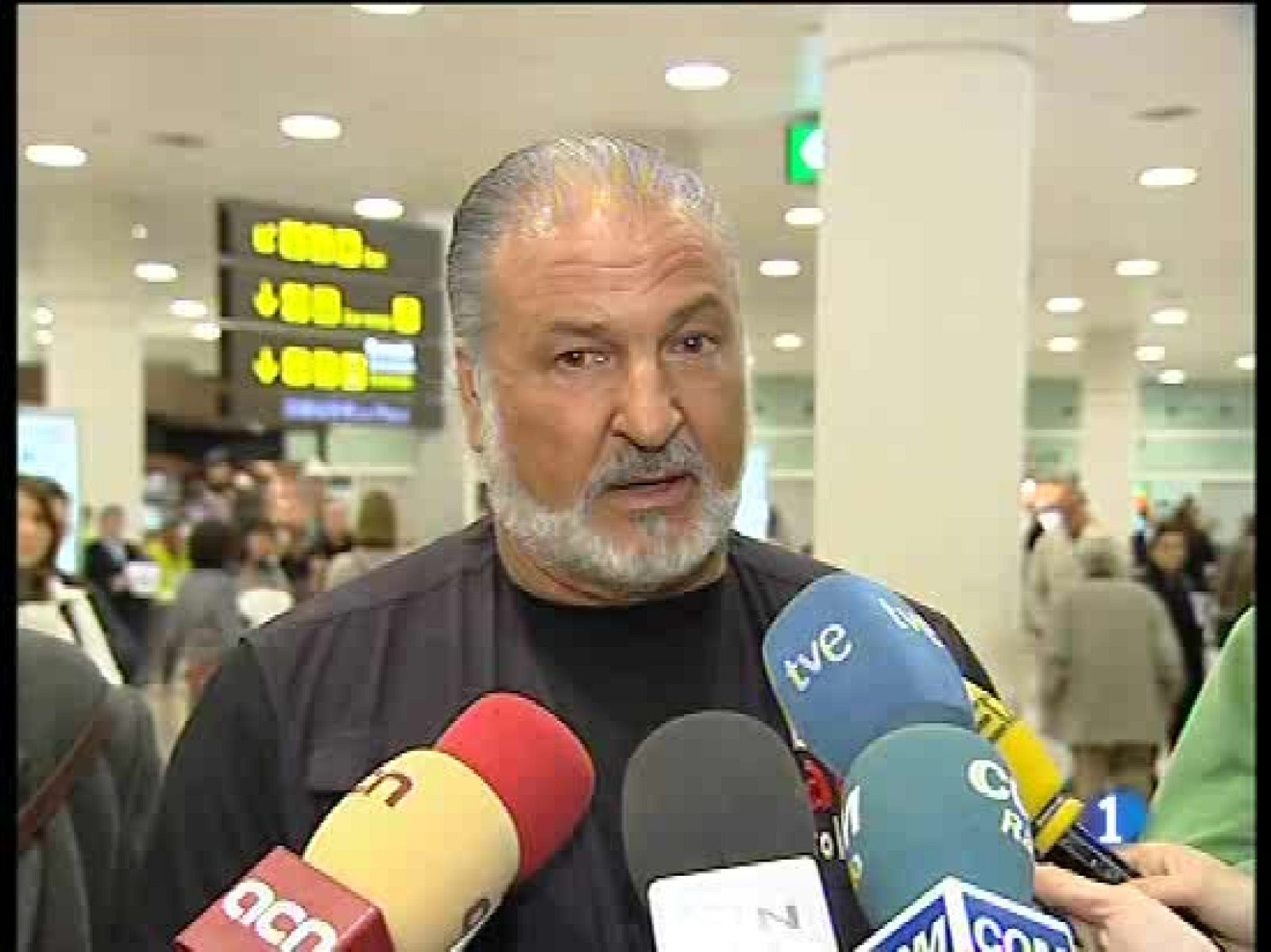 Los compañeros de los secuestrados en Mauritania llegan a Barcelona | Ver