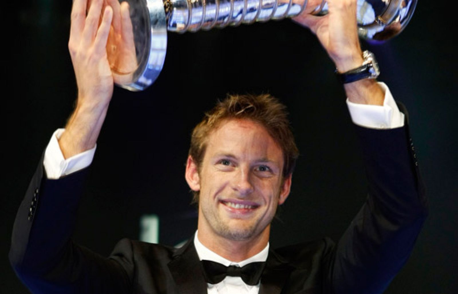 El campeón del pasado Mundial de Fórmula 1, Jenson Button, ha recogido el galardón que le reconoce como el mejor piloto de 2009.