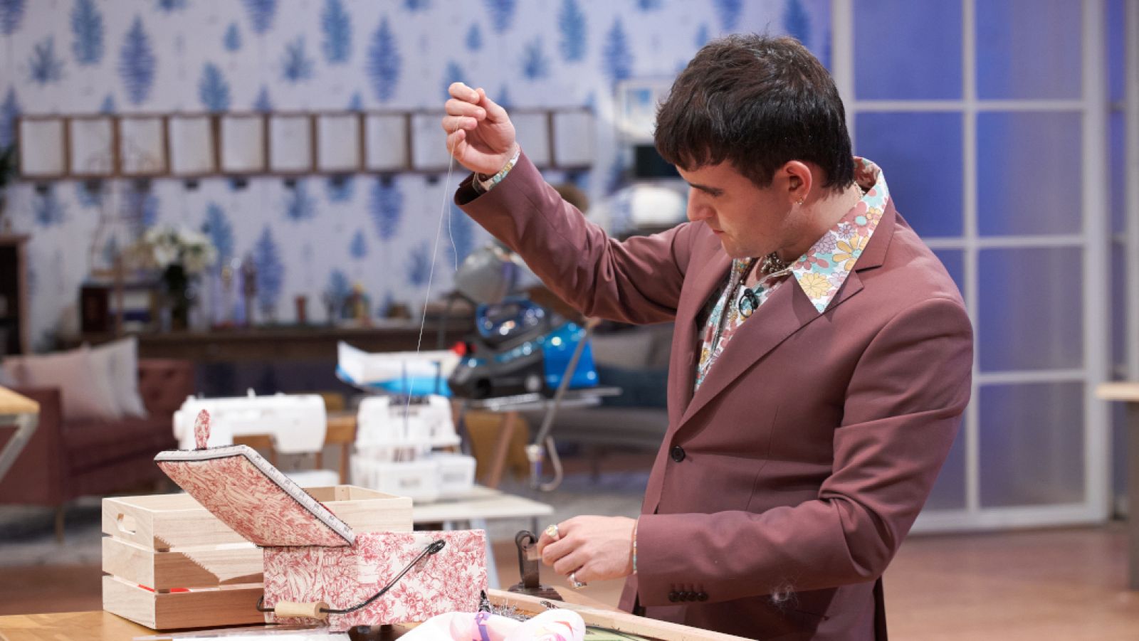 Palomo capta la esencia de María Escoté y Lorenzo Caprile - Maestros de la costura | Ver