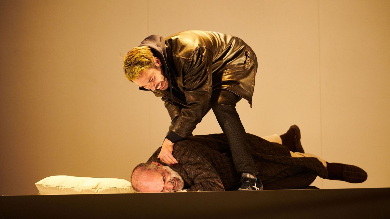 El cuidador - Atención obras - ver ahora