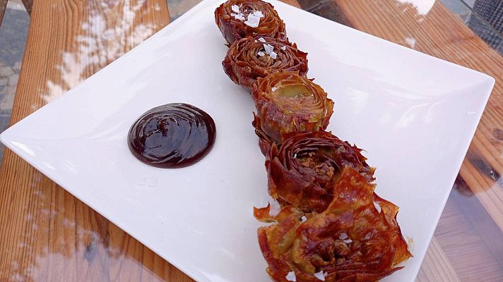 España Directo - Alcachofas confitadas con crema dulce de berenjena