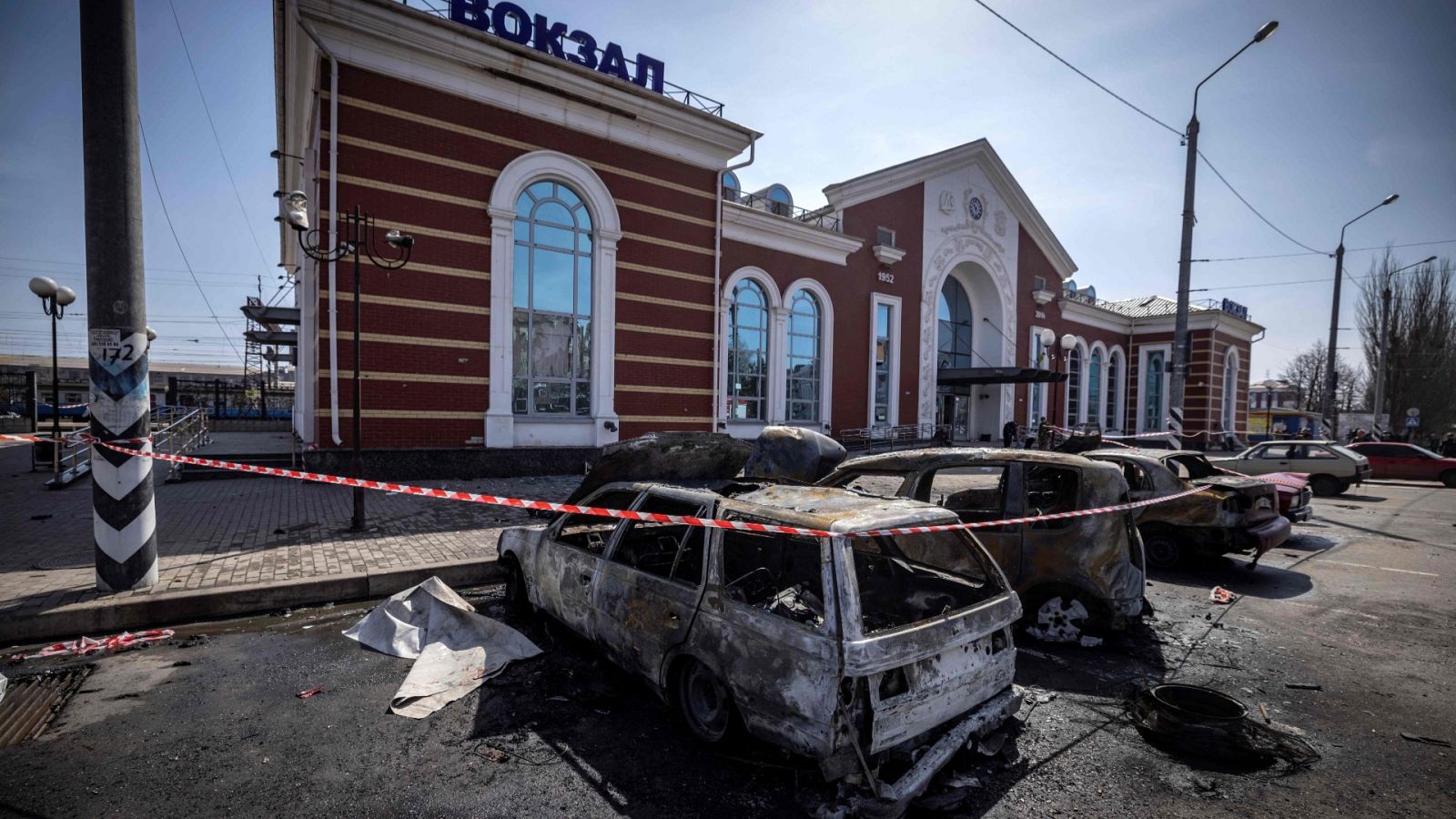 La matanza en la estación de Kramatorsk agrava la situación en el Donbás