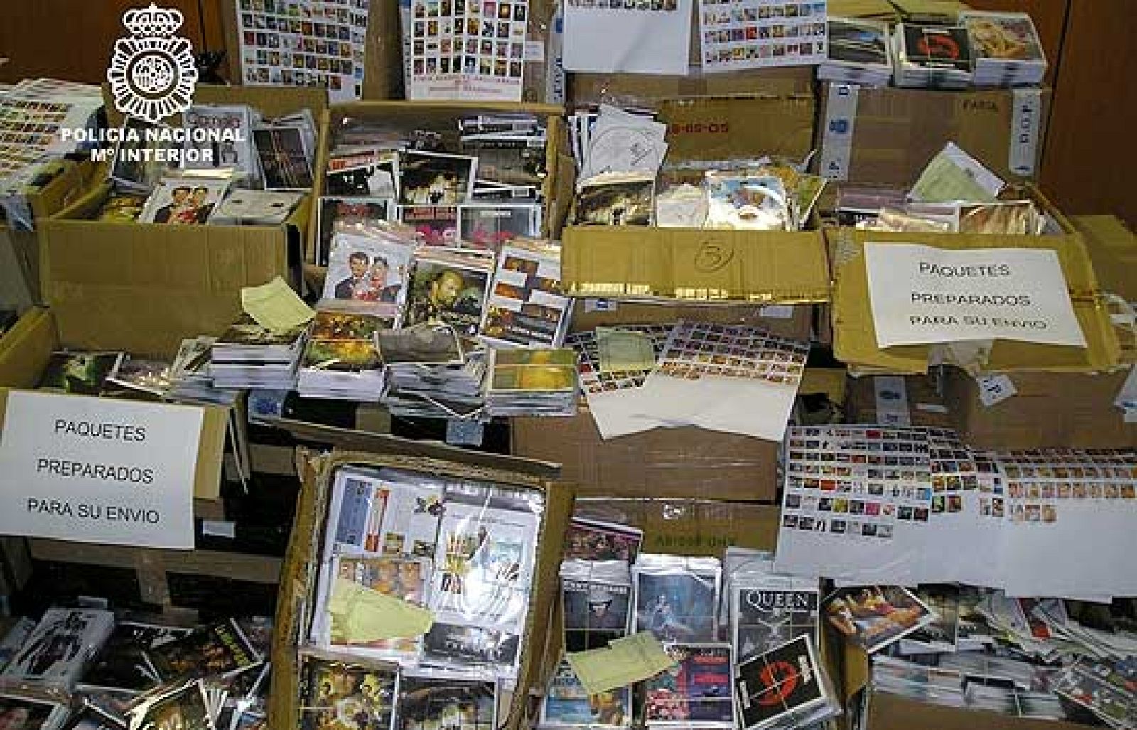 La Policía ha detenido en 2009 a más de un centenar de personas por delitos en la red | Ver