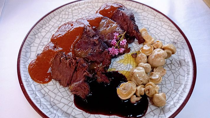 España Directo - Carrilleras de buey con setas