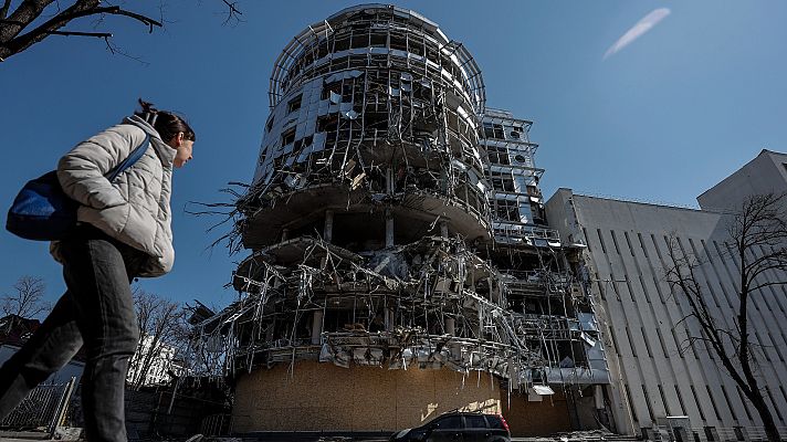 Telediario 1 - Rusia intensifica los bombardeos sobre Járkov