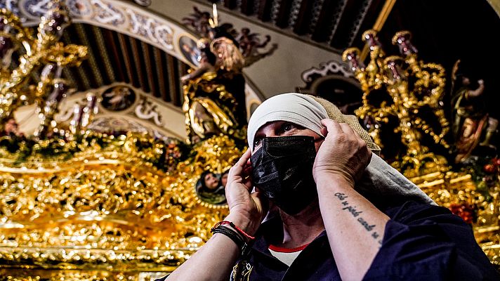 Telediario 1 - Tras tres años de pandemia, los costaleros se reencuentran esta Semana Santa