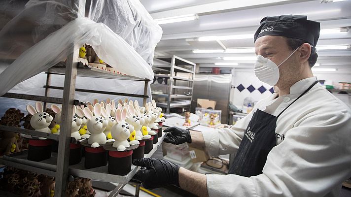 Telediario 1 - Regresan las monas de Pascua con los precios más altos y la jugadora Alexia Putellas como protagonista