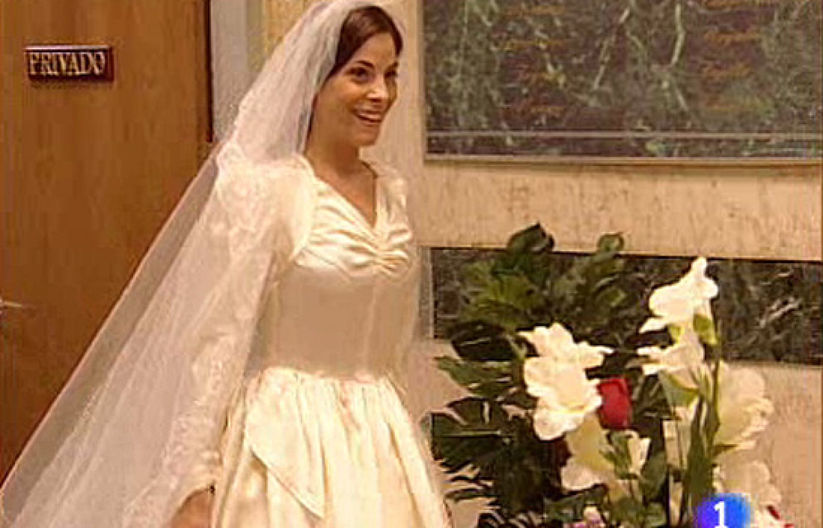 Amar - Clementina se viste de blanco | Ver