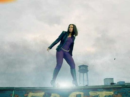  - Videoclip de "Try sleeping with a broken heart", de Alicia Keys