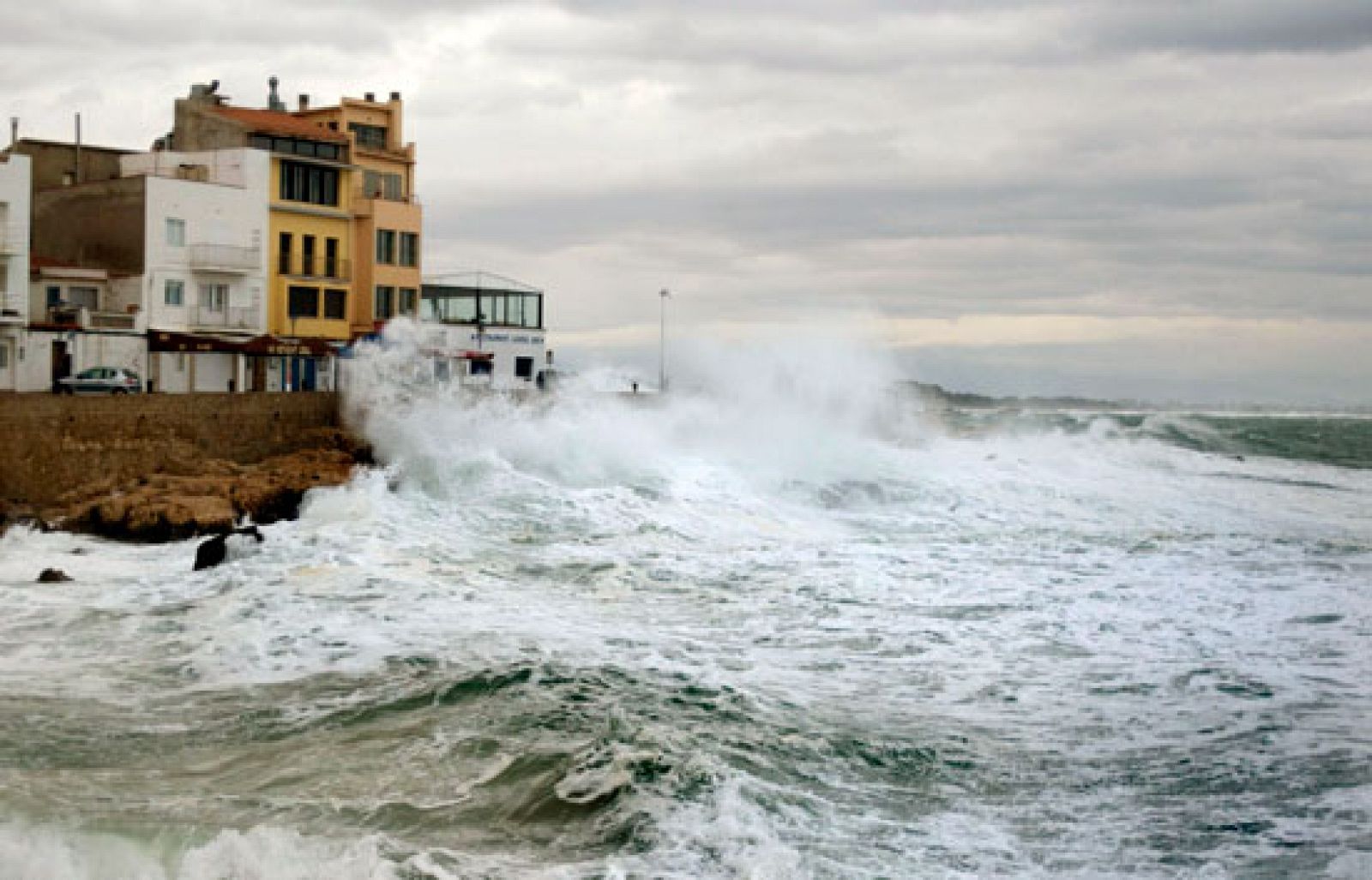 En Cataluña preocupa el fuerte viento en la costa | Ver