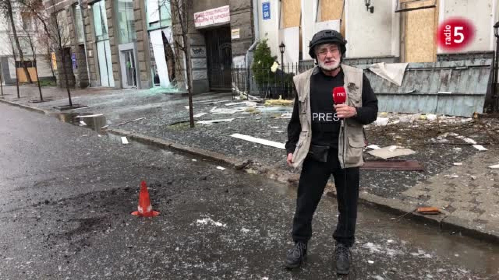 Devastación en la zona comercial de Járkov - Escuchar ahora