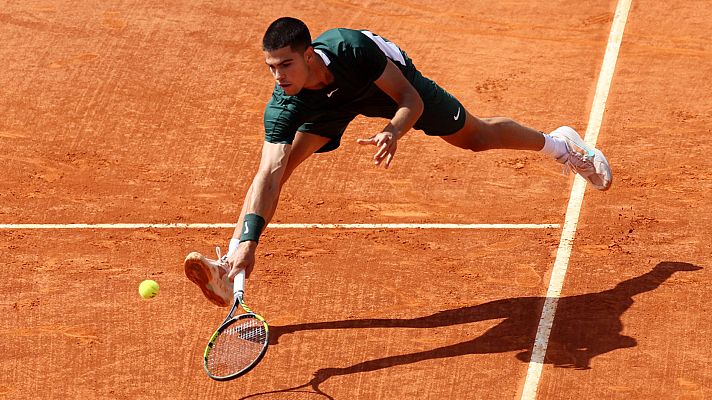 Tenis - Alcaraz gana a Kwon y avanza en el Godó