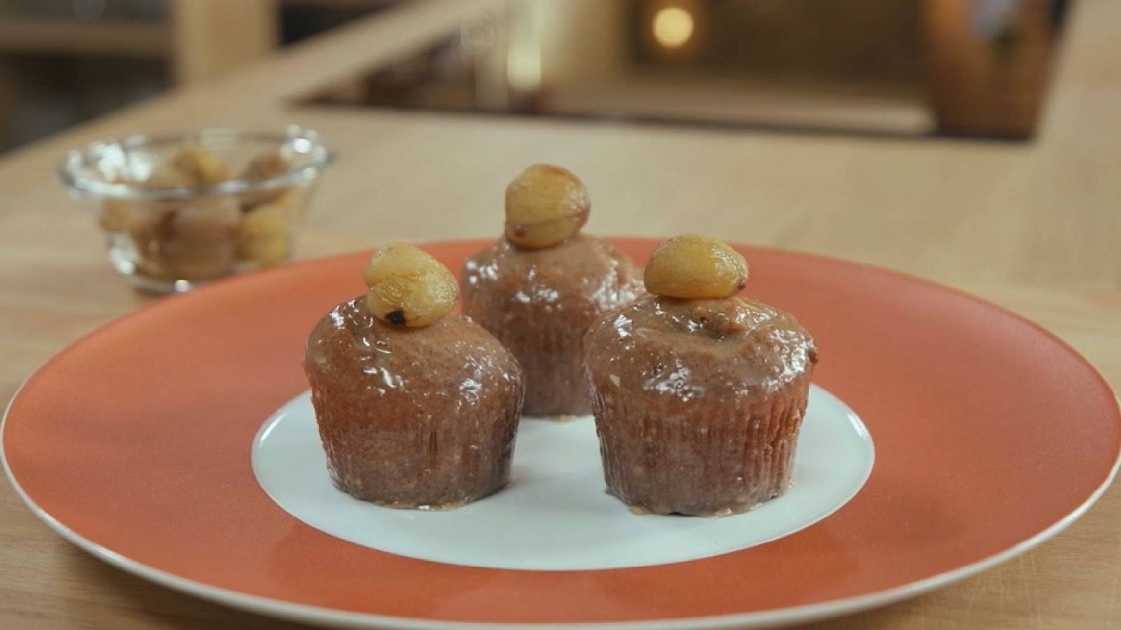 Menudos Torres - Receta de magdalena de castaña, avellana y naranja