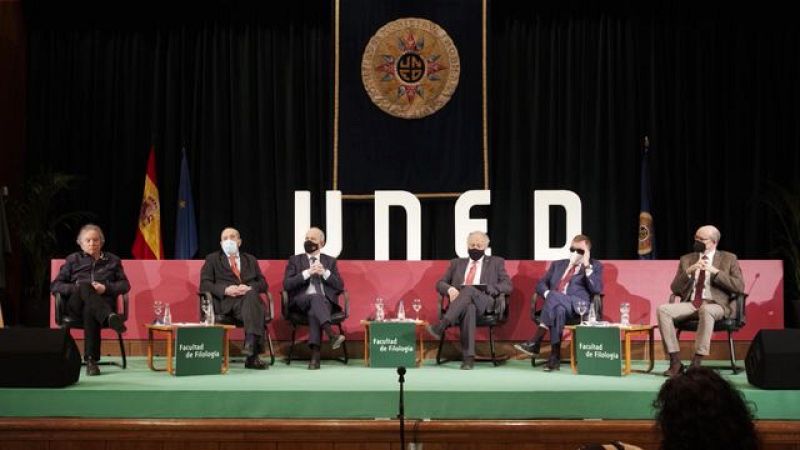Hablemos de historia. Mesa redonda en la Facultad de Filologa