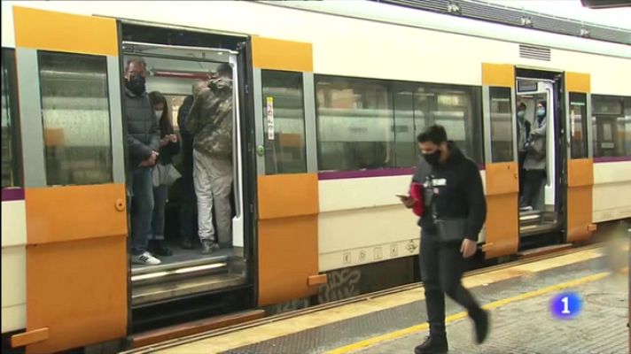 L'Informatiu - Tres hores sense servei de Renfe entre Mataró i Barcelona