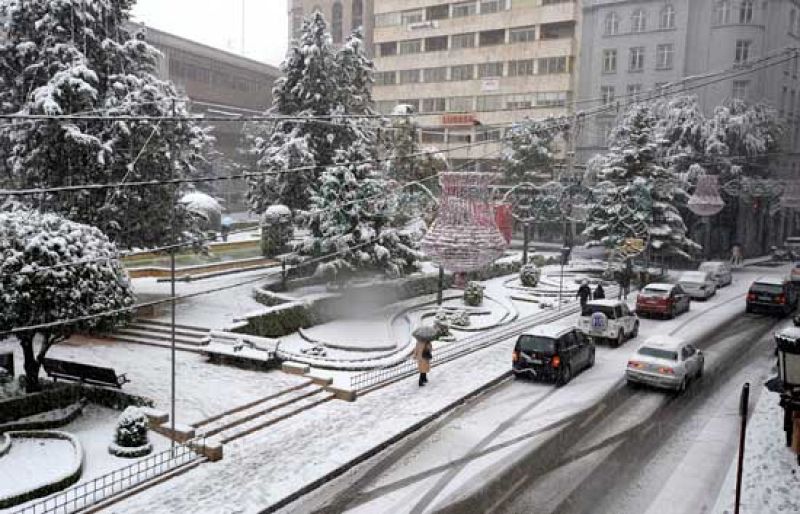 Media España sigue de blanco | Ver
