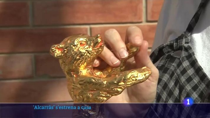 L'Informatiu - Expectació a Alcarràs per l'estrena de la pel·lícula de Carla Simón