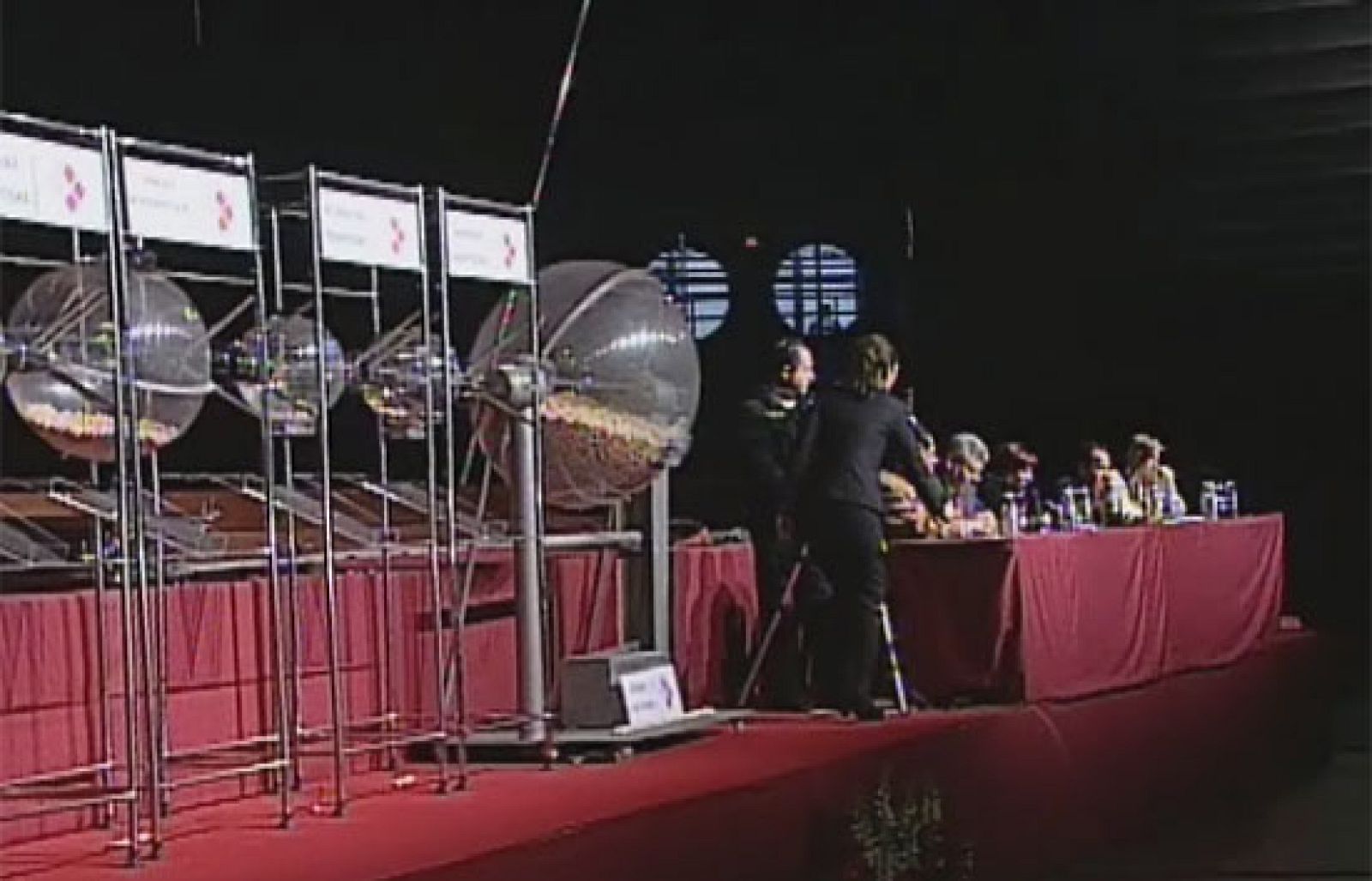 Asistimos en Sevilla a un sorteo de pisos protegidos | Ver