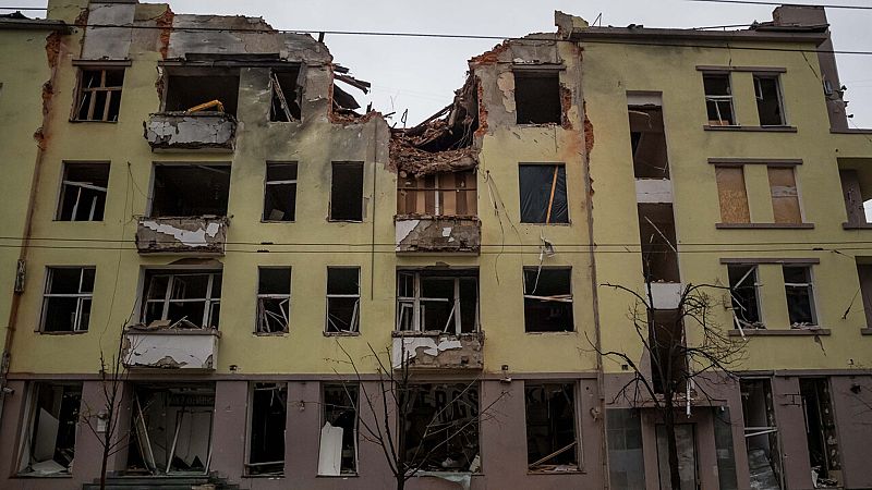 Los rusos cambian de estrategia para intentar tomar Járkov