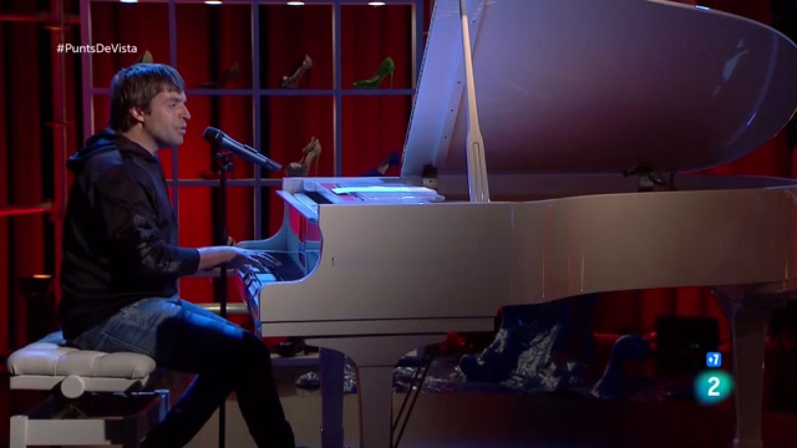 Punts de vista - Manu Guix interpreta en directe 'Com dues gotes d' aigua' - Veure ara