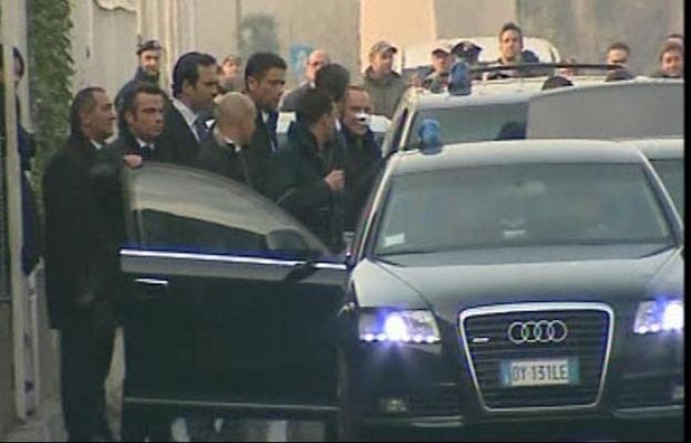  - Berlusconi abandona el hospital