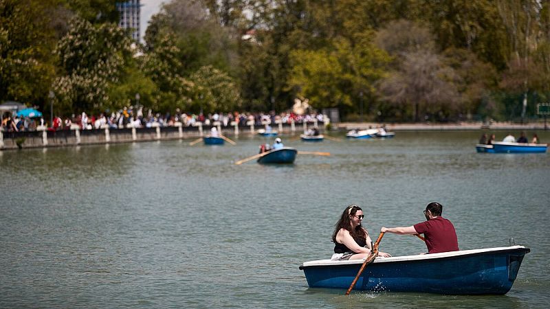 Este jueves, cielos nubosos, chubascos y tormentas en gran parte de la Península