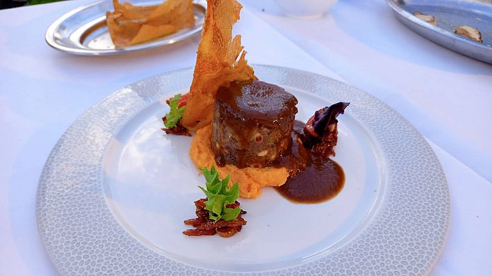 España Directo - Milhojas de carrillera, foie y setas