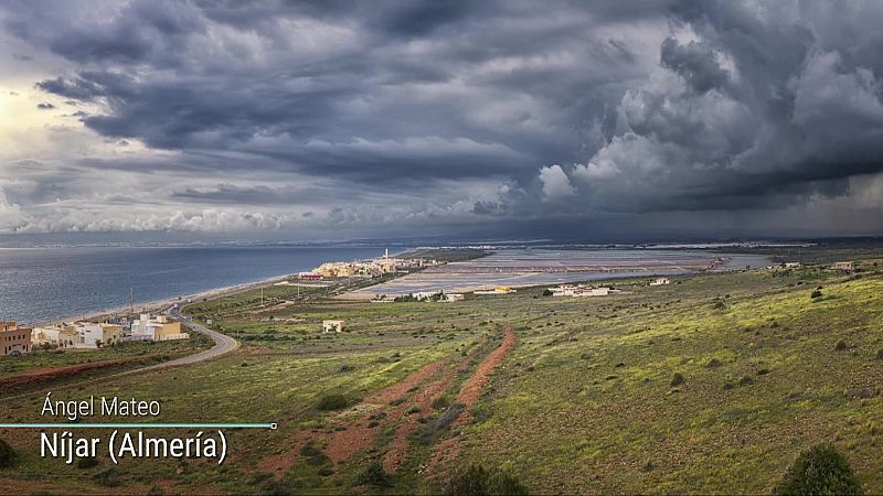 Chubascos localmente fuertes en zonas del sureste peninsular - ver ahora