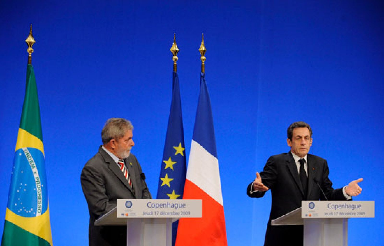 Telediario 2 en cuatro minutos - 17/12/09 | Ver