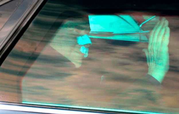  - Berlusconi sale del hospital