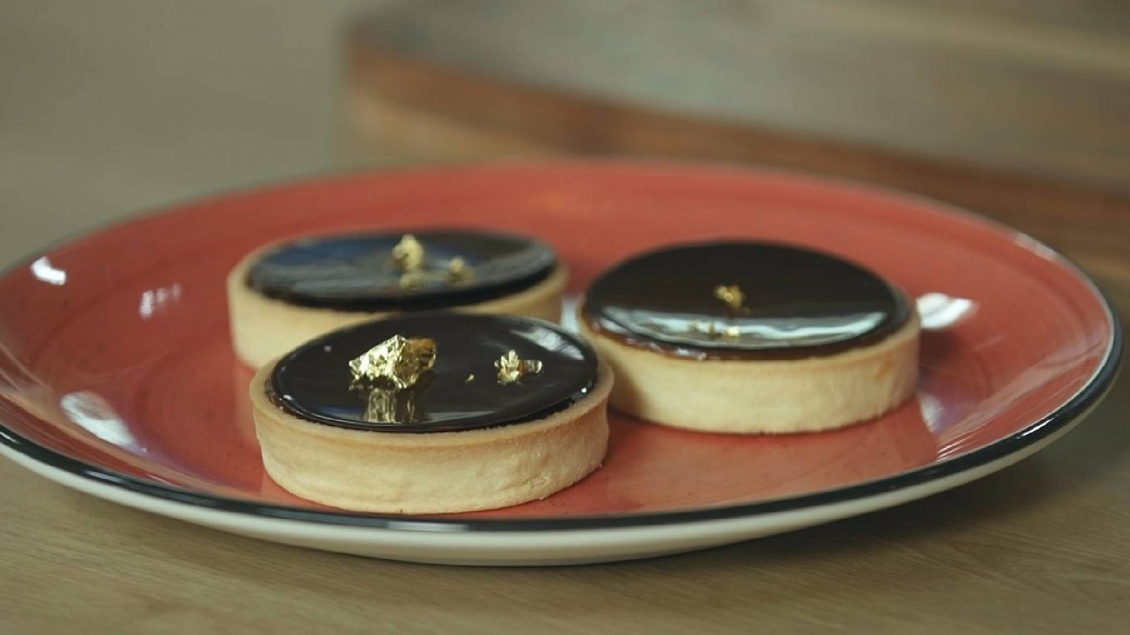 Menudos Torres - Receta de tartaleta de caramelo, nueces y chocolate