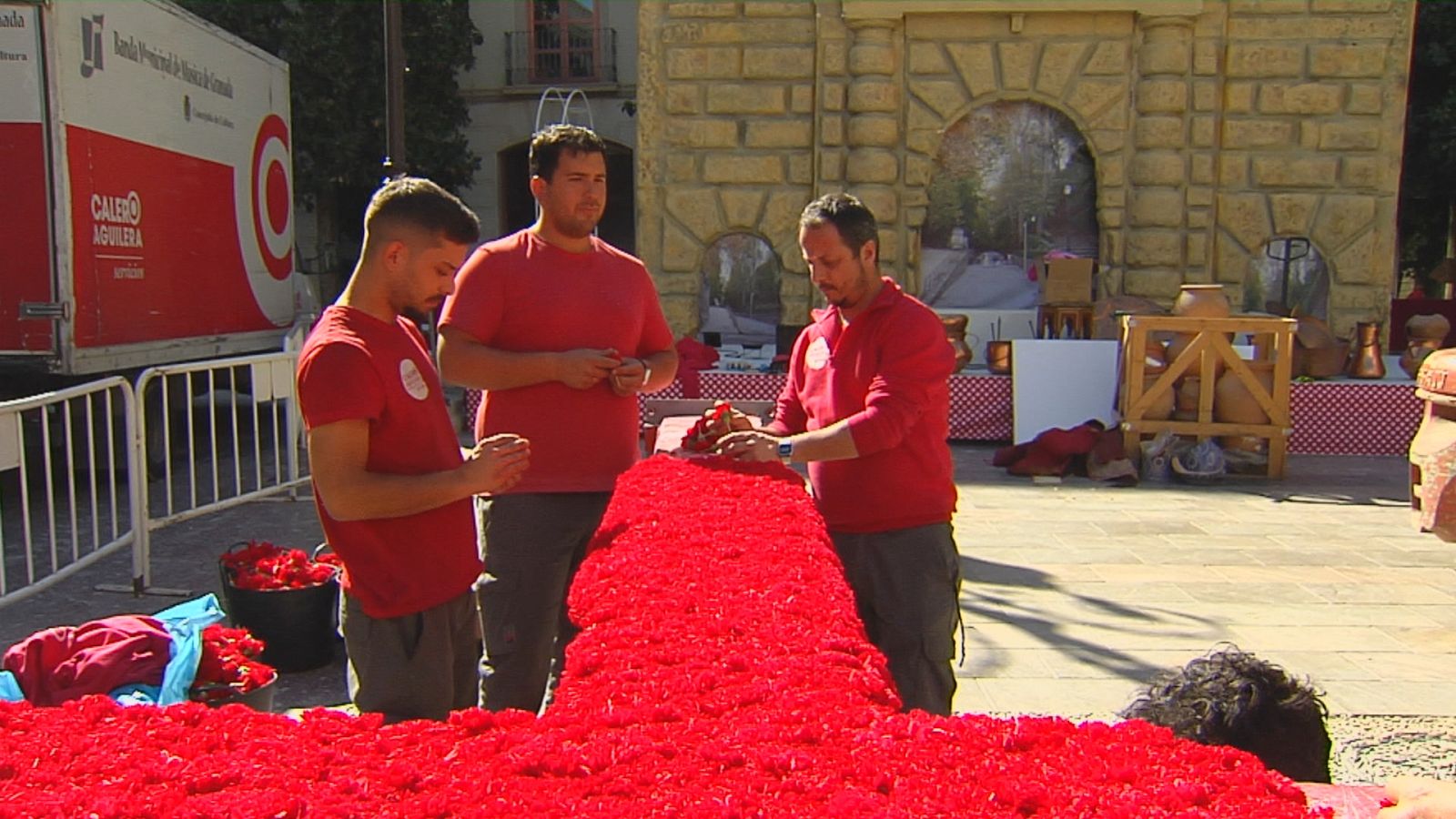 Granada prepara el Día de la Cruz - Ver ahora