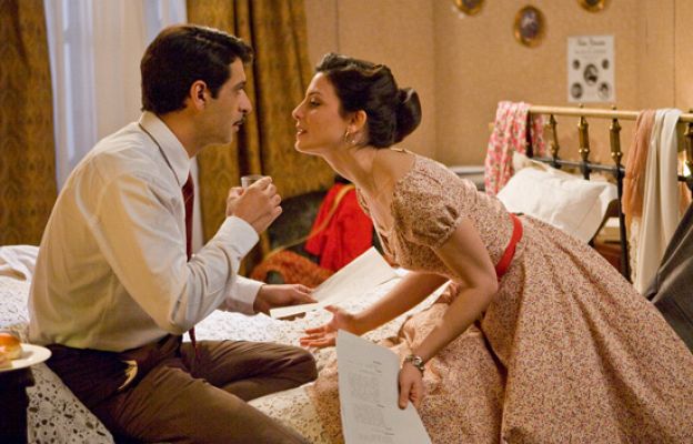 Amar en tiempos revueltos - Amar - Rosa se insinúa a Mauricio