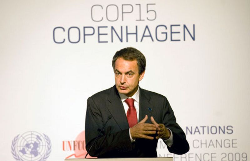 Zapatero defiende el trabajo de Moratinos y niega que su Gobierno haya mentido | Ver