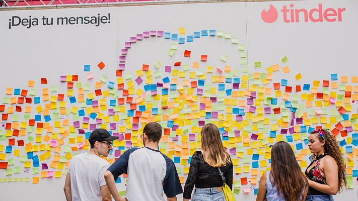 Telediario 1 - Los expertos recomiendan mantener la privacidad cuando se usan aplicaciones para encontrar pareja