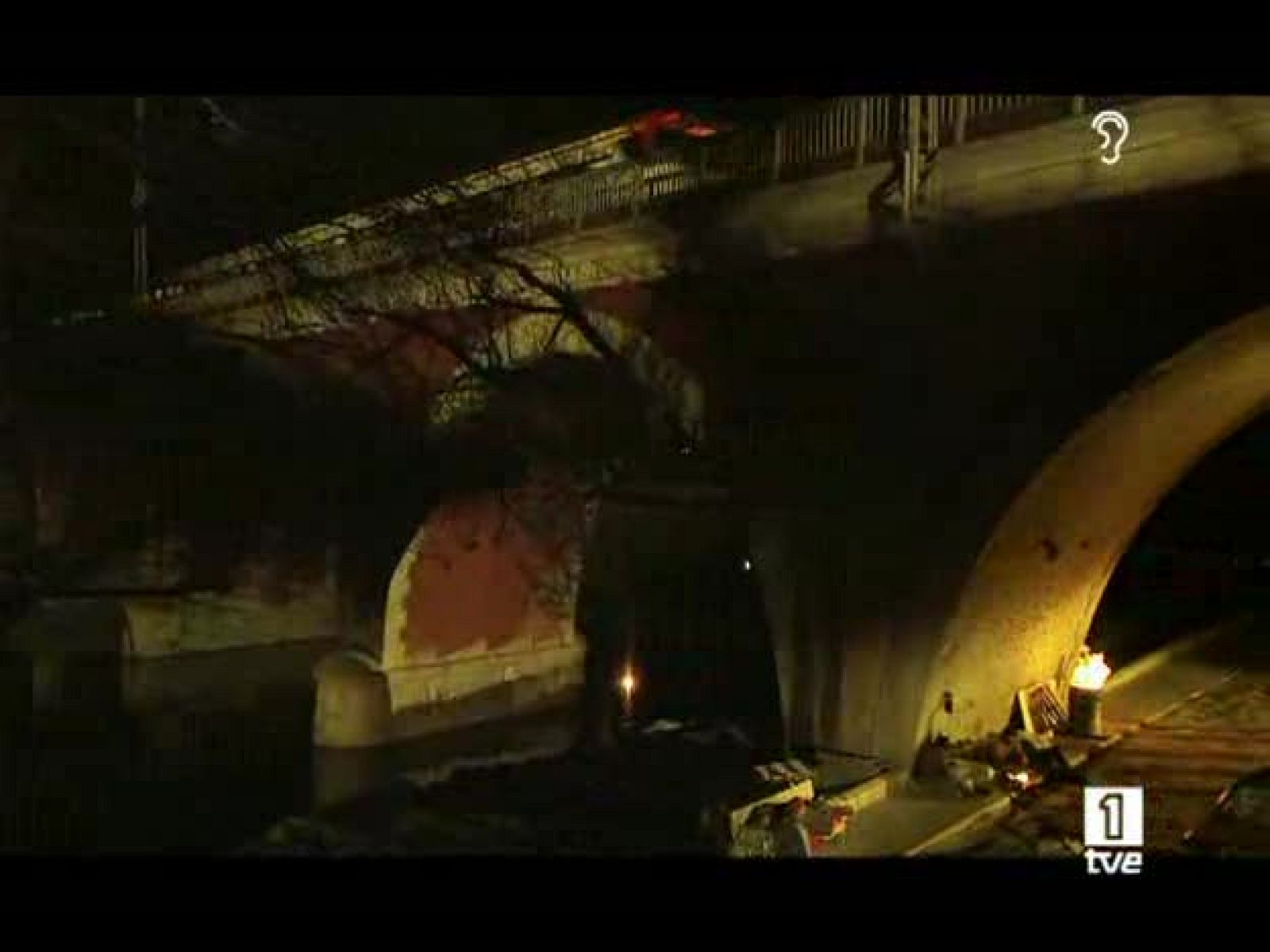 Fuera de lugar -  Capítulo 1 y 2 - Fuera de lugar | Ver