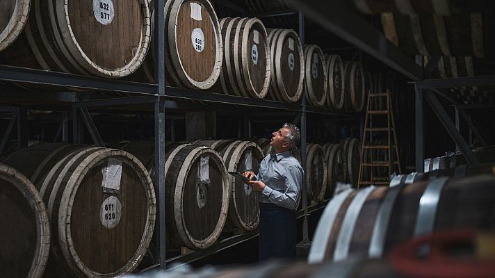 Telediario 1 - La guerra de Ucrania dificulta la exportación de vino y provoca problemas en la cadena de suministros