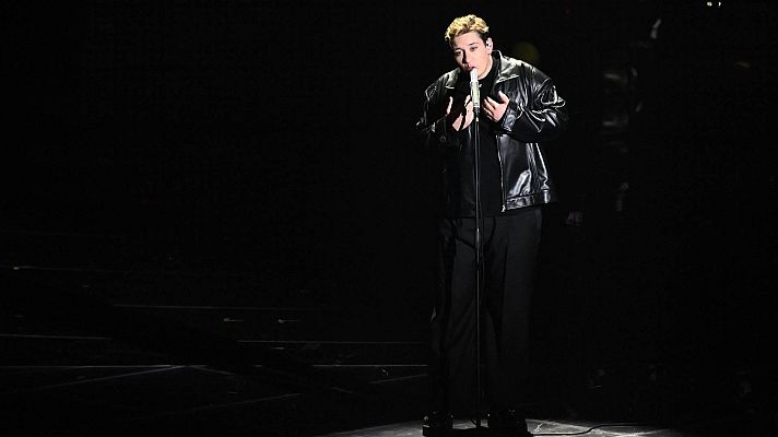 Eurovisión - Suiza: Marius Bear canta "Boys Do Cry"