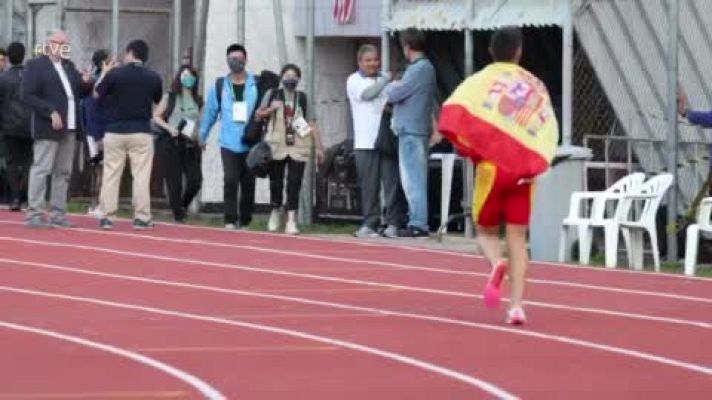 Atletismo - Jaime Martínez celebra la plata conseguida en los Juegos Sordolímpicos