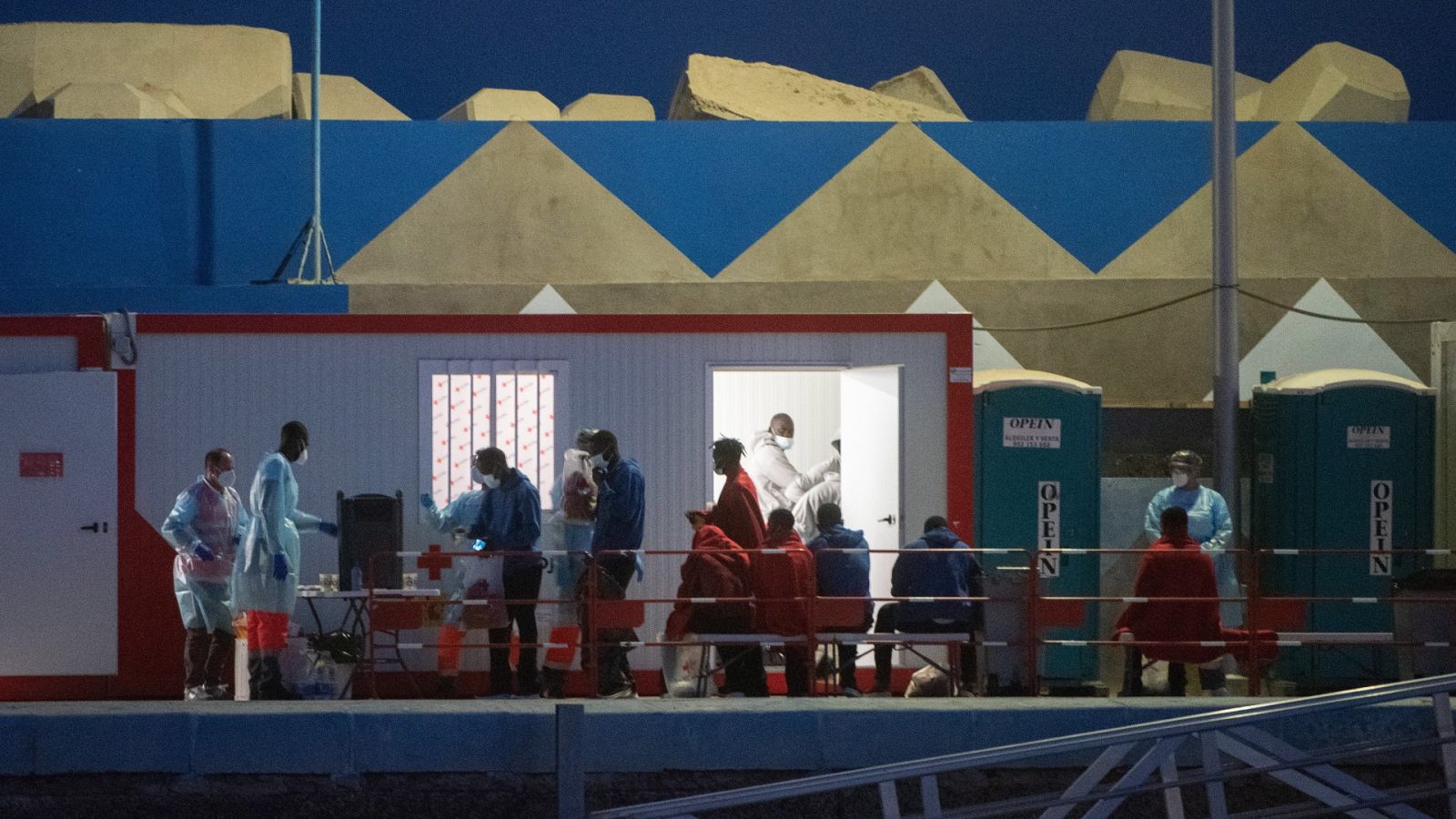 Más de 270 inmigrantes alcanzan las Islas Canarias en 24 horas