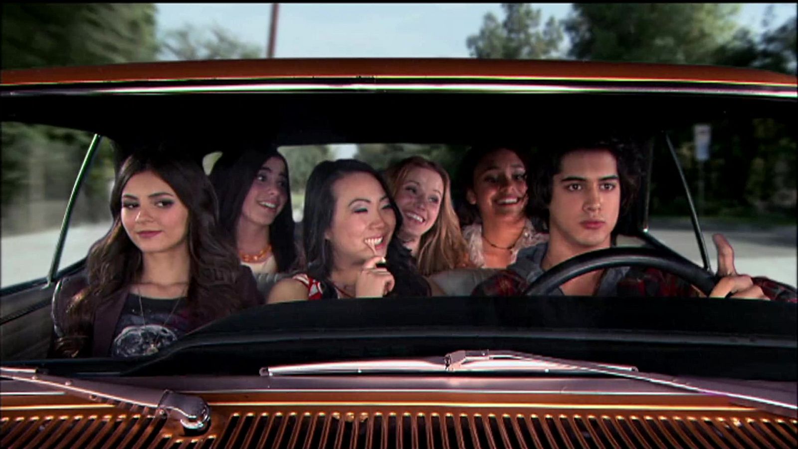 Volviendo loca a Tori - Victorious | Ver