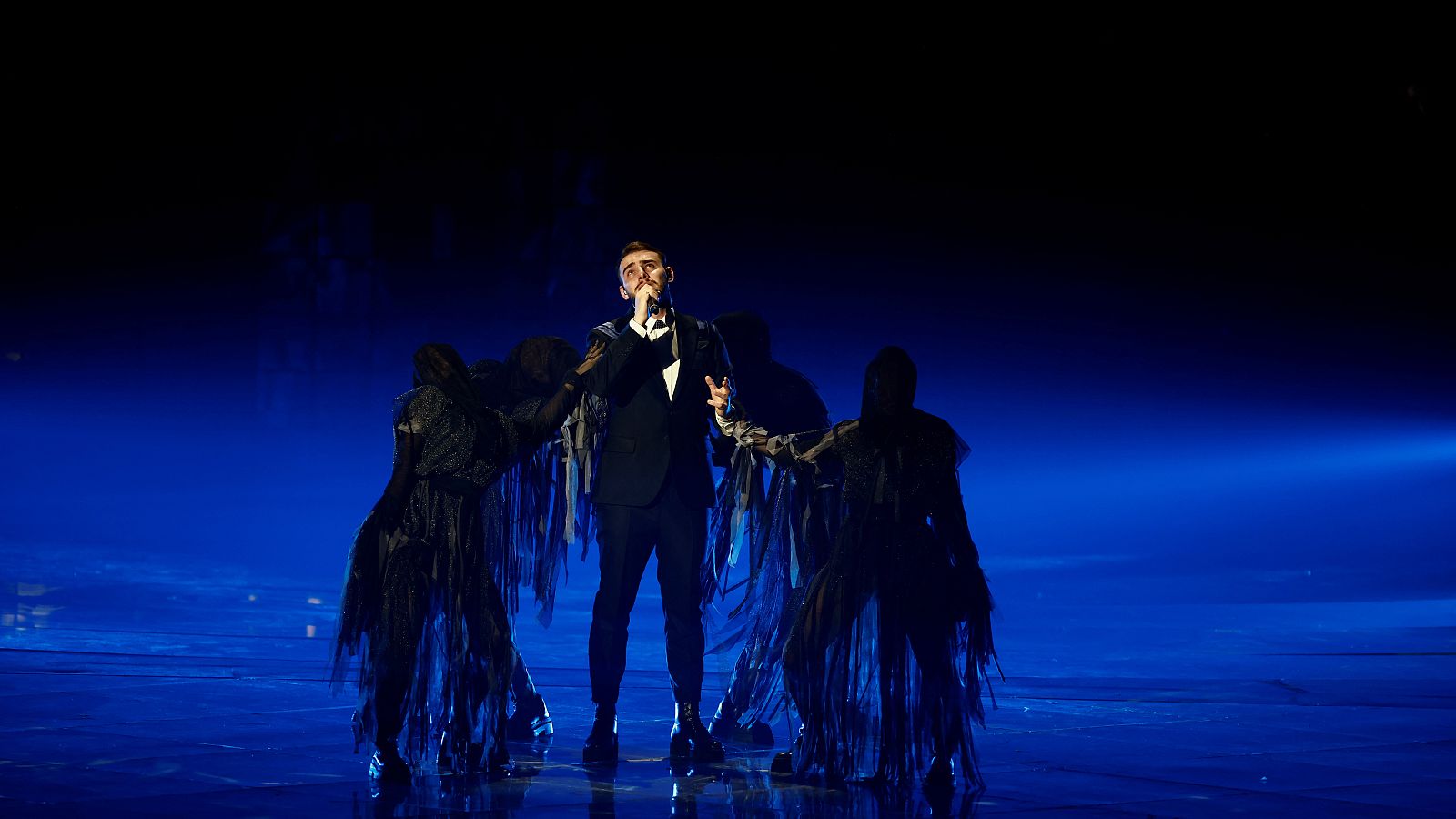 Eurovisión 2022 - Polonia: Ochman canta "River" en la semifinal 2