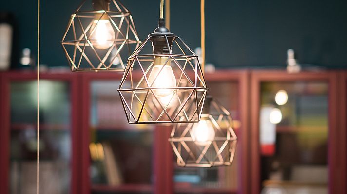 Telediario 1 - El Gobierno aprueba limitar el precio del gas