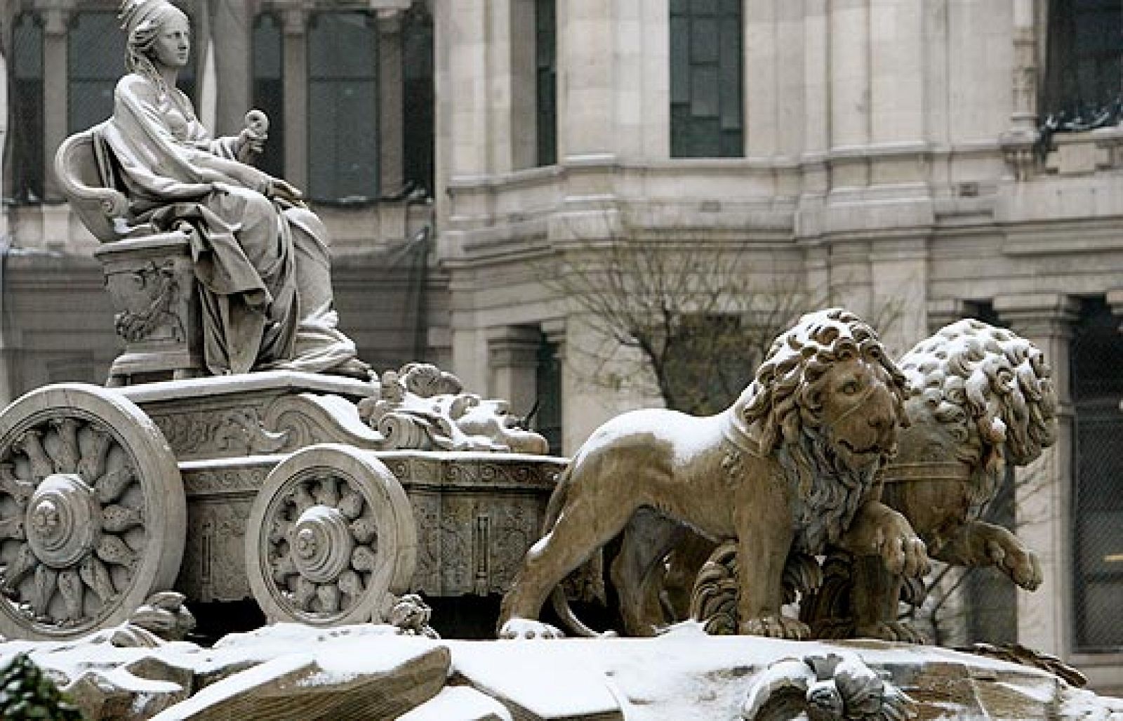 Caos circulatorio en Madrid por la nevada | Ver